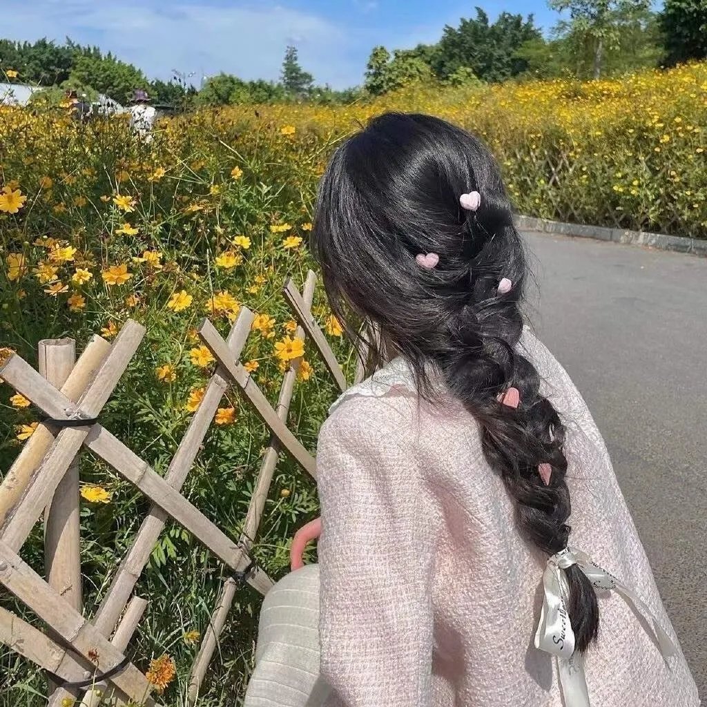 玉女含苞朵朵开